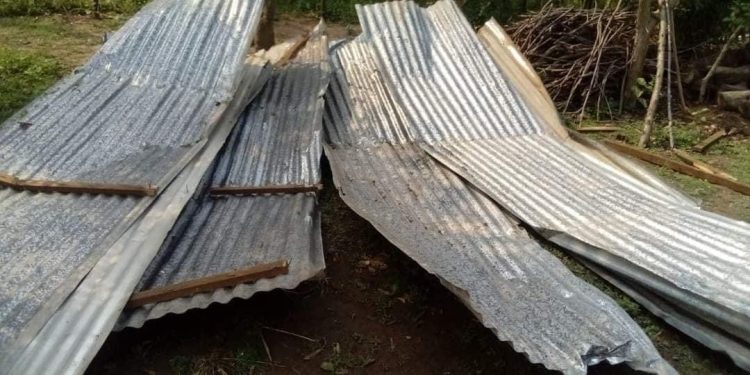 Fuerte temporal de lluvia y viento en Siete Palmas