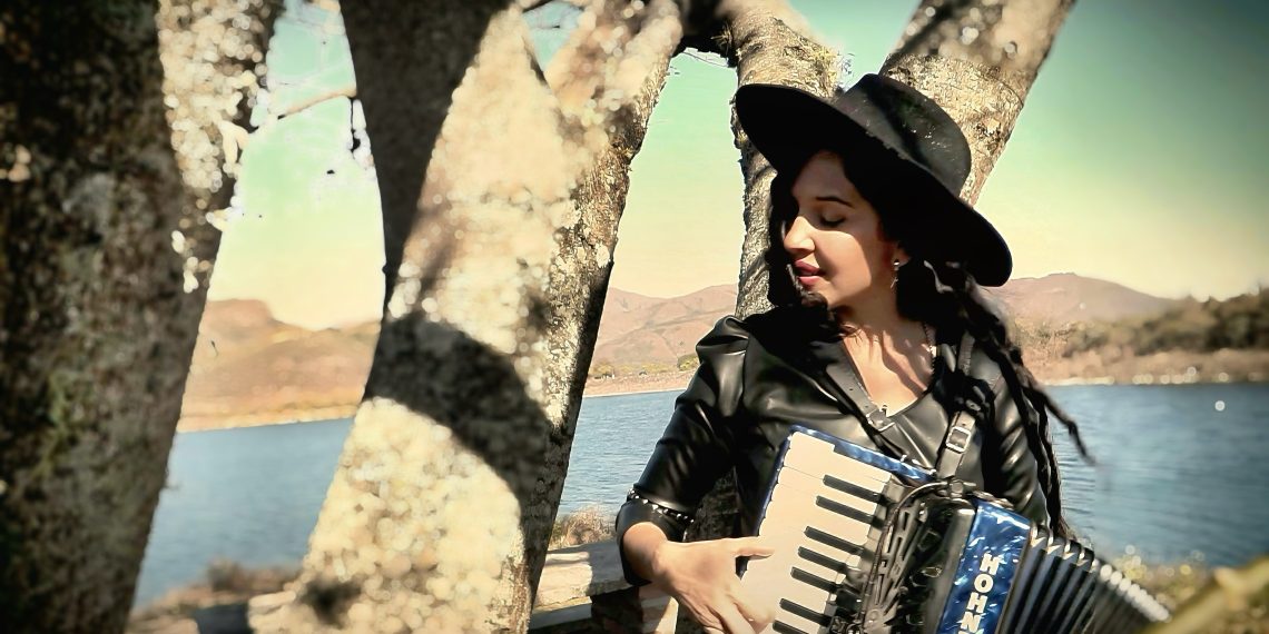 Nuestros artistas: Johana Riviz presenta su nuevo trabajo musical