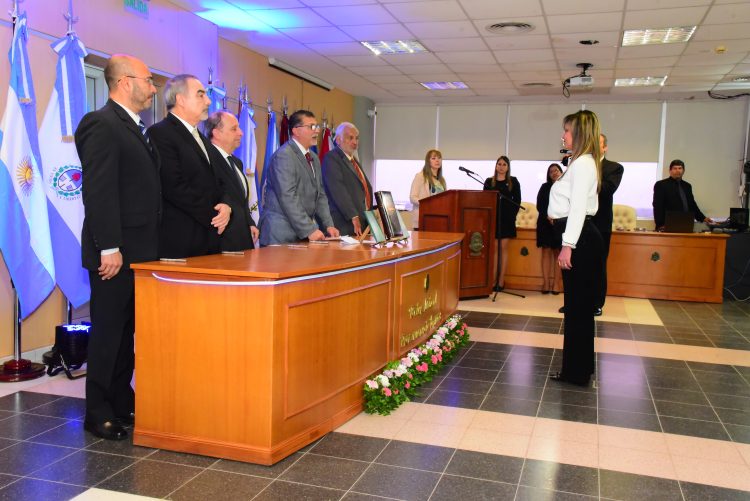 El Superior Tribunal de Justicia vuelve a estar integrado por una mujer, Claudia Fernández asumió como ministra