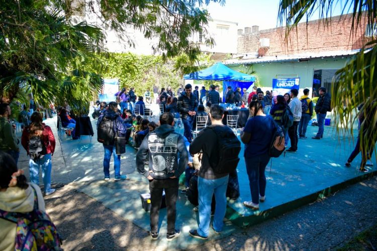Unos 300 estudiantes universitarios formoseños en Corrientes y Chaco recibieron atención médica integral