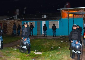 Suegro y yerno detenidos por vender droga al menudeo desde el barrio 20 de Julio