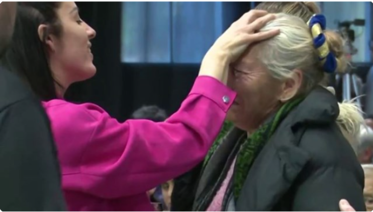 Leda presentará en Formosa “un recital católico cristiano con bendiciones. La imposición de manos dependerá de ella”