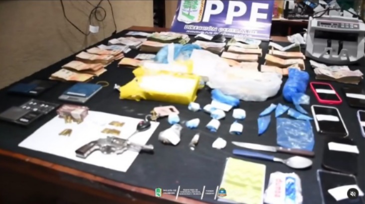 Suegro y yerno detenidos por vender droga al menudeo desde el barrio 20 de Julio