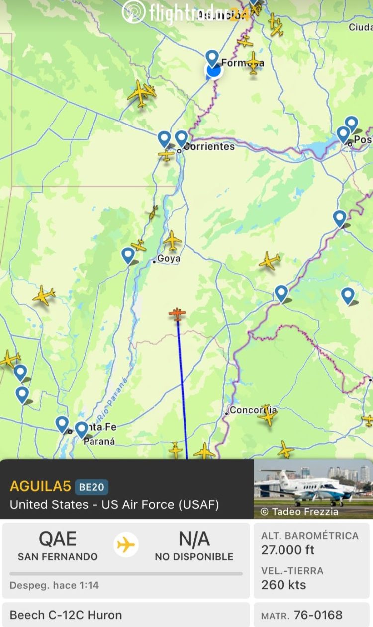 Amplio operativo policial en El Pucú; arriba avión de la Embajada de EEUU