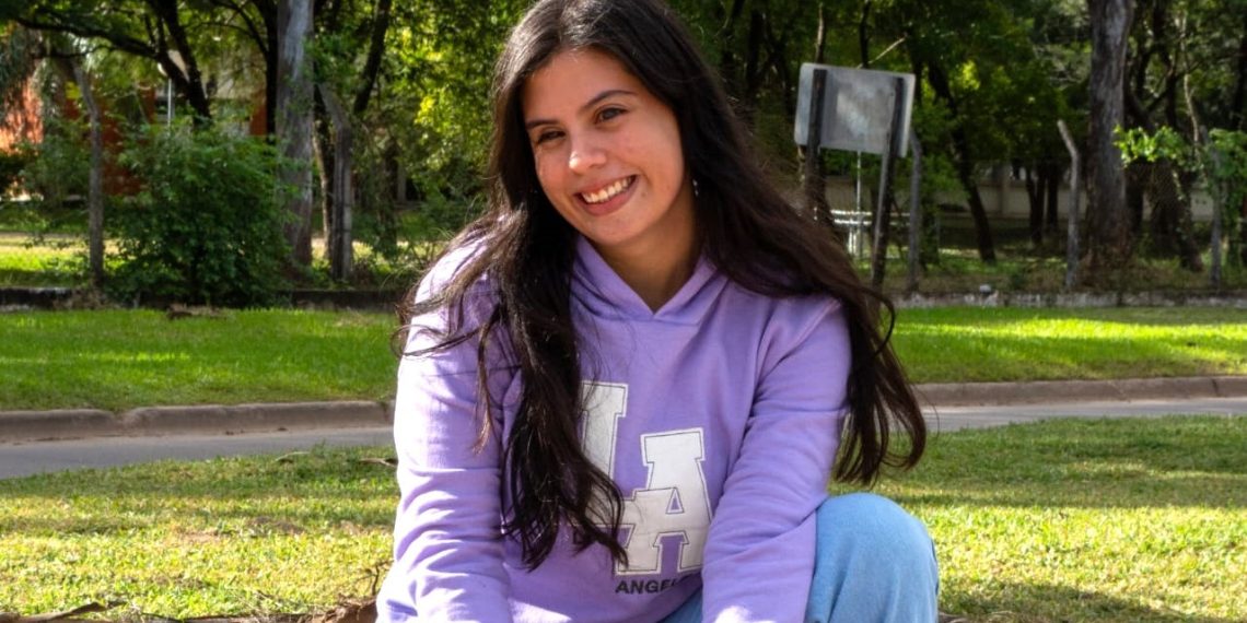 Lanzan campaña solidaria para recaudar fondos y que una joven lomitense no quede ciega