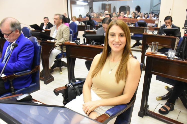 Presentan proyecto de Paritarias y Cláusula Gatillo para recomponer salarios de empleados públicos