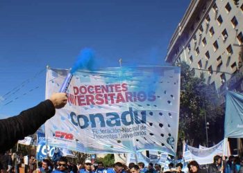 Universitarios rechazan el aumento extraordinario ofrecido por el Gobierno nacional