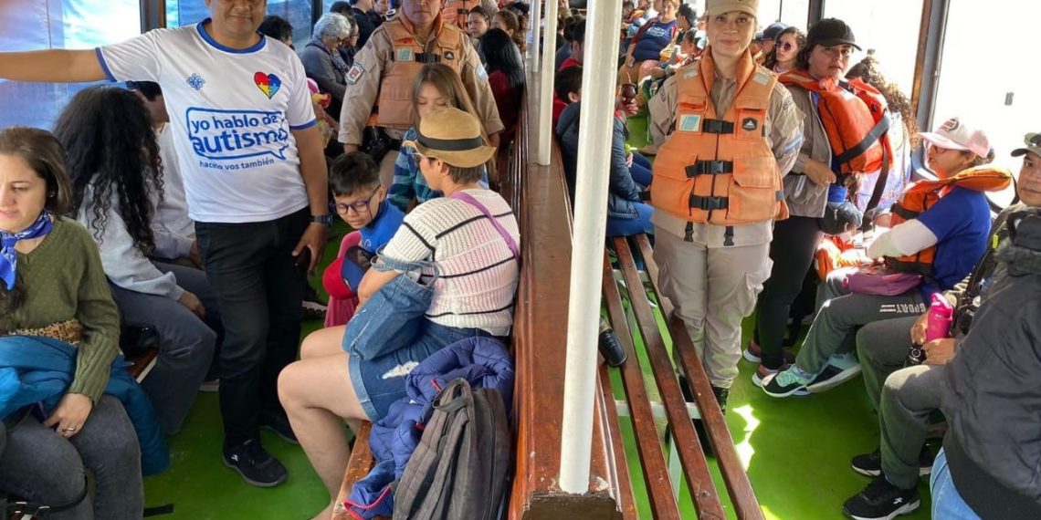 Prefectura Formosa organizó un paseo náutico con niños y sus familias