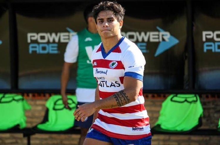 Hasta anoche, los restos del rugbier Santiago Álamo seguían en Asunción