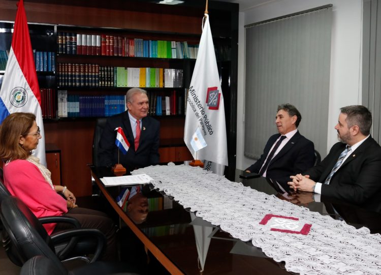 Ministerios Públicos de Paraguay y Argentina acuerdan conformación de un Equipo Conjunto de Investigación