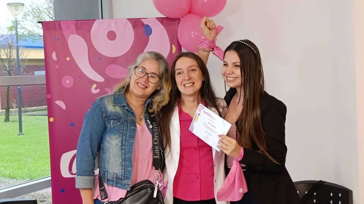 Paula enfrentó un cáncer de mamas y logró controlarlo gracias a la prevención y una lucha diaria