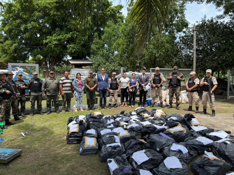 El Juzgado Federal N°1 de Formosa ejecutó la destrucción de casi 2.000 kilos de estupefacientes