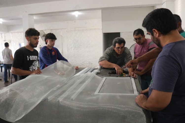 Alumnos del taller municipal de carpintería en aluminio continúan perfeccionando conocimientos