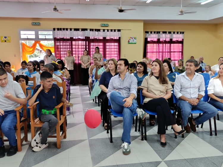 El vicegobernador Eber Solís asistió al muestreo anual de la Escuela Especial N° 12