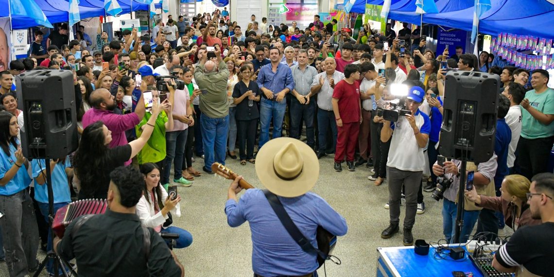 El gobierno desembarcó en Las Lomitas con el “Programa Acompañarte”