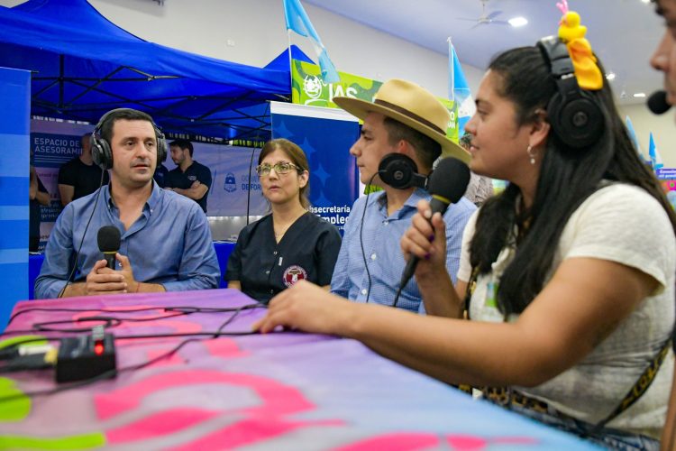 El gobierno desembarcó en Las Lomitas con el “Programa Acompañarte”