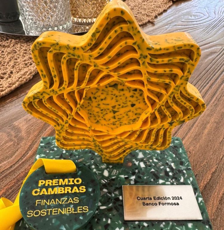 Por la Línea de Créditos “Lideresas”, el Banco Formosa recibió el Premio Cambras