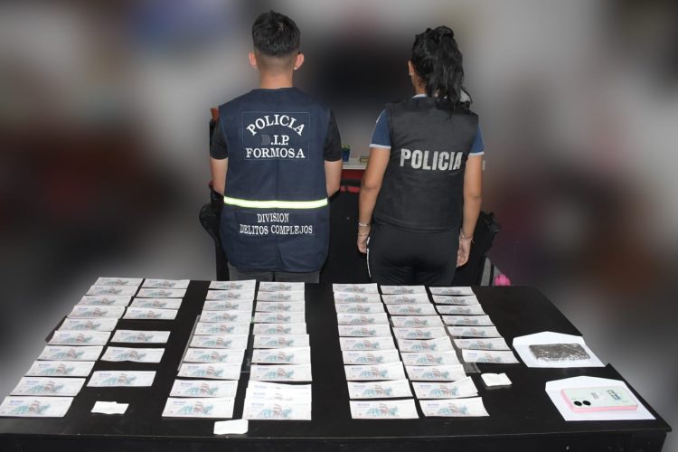 Secuestraron más de 3 millones de pesos falsos: unos pagaron un celular ofrecido en Facebook y otros cayeron por la investigación del robo de motor de lancha