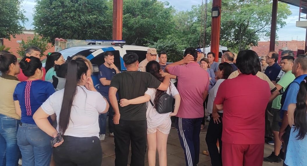 Tragedia en el río, zozobró una lancha y fallecieron dos docentes; buscan a un tercero