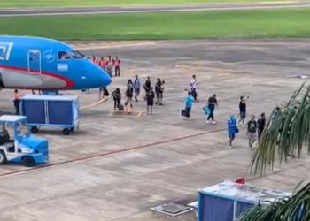 Invasión de hinchas de Racing que van a Paraguay colman hoteles en Formosa. También hubo un accidente fatal