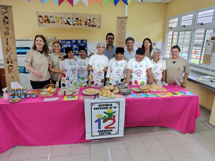 El vicegobernador Eber Solís asistió al muestreo anual de la Escuela Especial N° 12