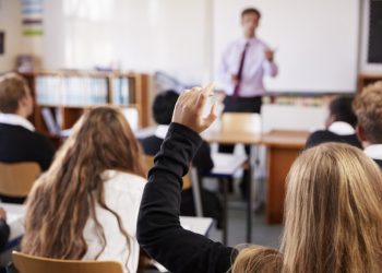 Juzgarán a profesor de un colegio secundario acusado de haber abusado de varias de sus alumnas