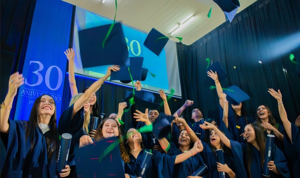 La Universidad de la Cuenca del Plata entregó diplomas a sus primeros licenciados en Fonoaudiología