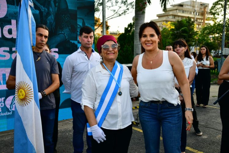 Jofré entregó 500 certificados de la Escuela de Artes y Oficios