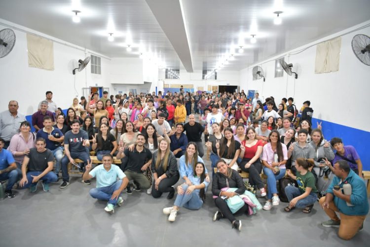 Jóvenes debatieron en el barrio Mariano Moreno sobre la reforma constitucional en Formosa