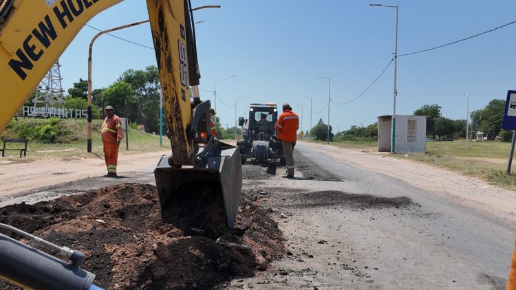 Vialidad Nacional inició trabajos de bacheo de la R81 desde Fontana hasta el límite con Salta