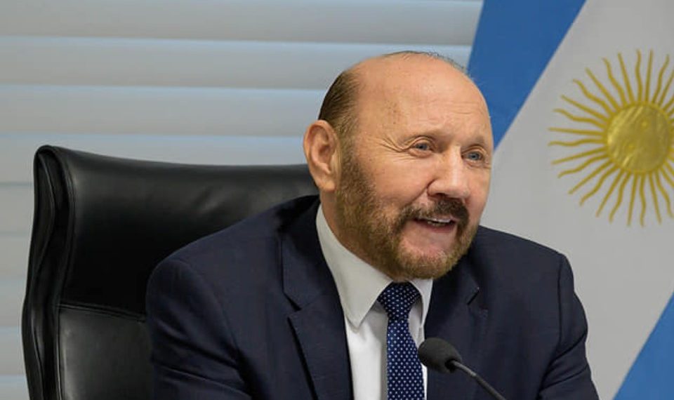 Insfrán firmó un decreto para subsidiar la tarifa de energía eléctrica a usuarios de medios y bajos ingresos