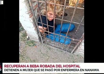 Demoran en Nanawa a una mujer de Laguna Blanca que habría robado un bebé de dos días pasa «pasarlo» a nuestro país (videos)