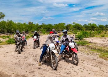 Eber Solís recorrió el extremo oeste en moto