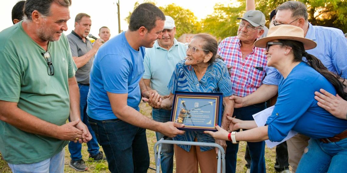 Eber Solís habilitó el Hípico “Don Silto Verón” de Las Lomitas