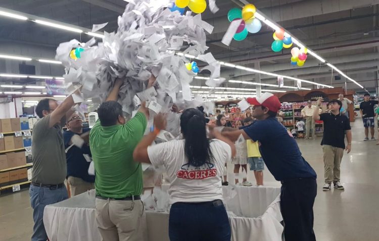 Supermercados Cáceres realizó el sorteo de fin de año: mirá si sos uno de los ganadores