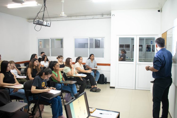 El curso de ingreso a la Universidad de la Cuenca del Plata logró una amplia convocatoria