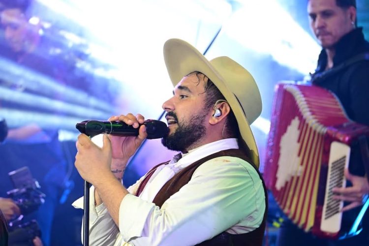 Lázaro ratificó su atracción con los formoseños en show para el recuerdo