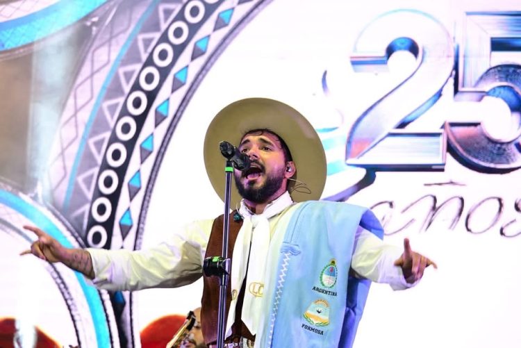 Lázaro ratificó su atracción con los formoseños en show para el recuerdo