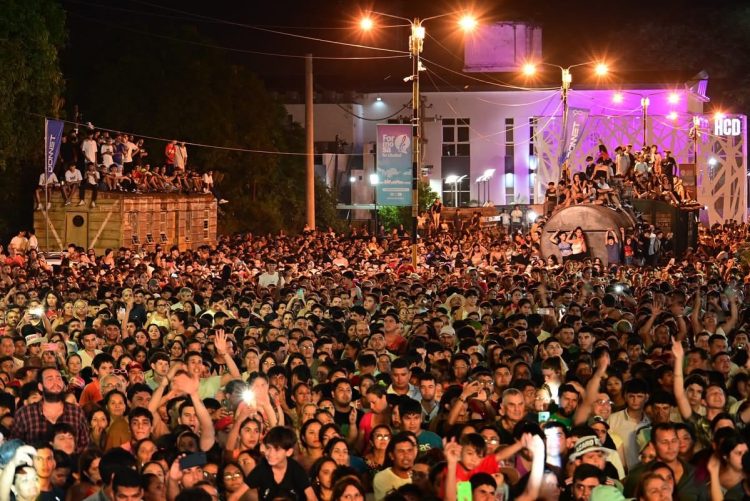 Lázaro ratificó su atracción con los formoseños en show para el recuerdo