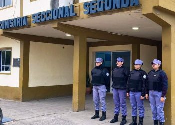 Un hombre prendió fuego un colchón e intentó arrojar a su pareja a las llamas