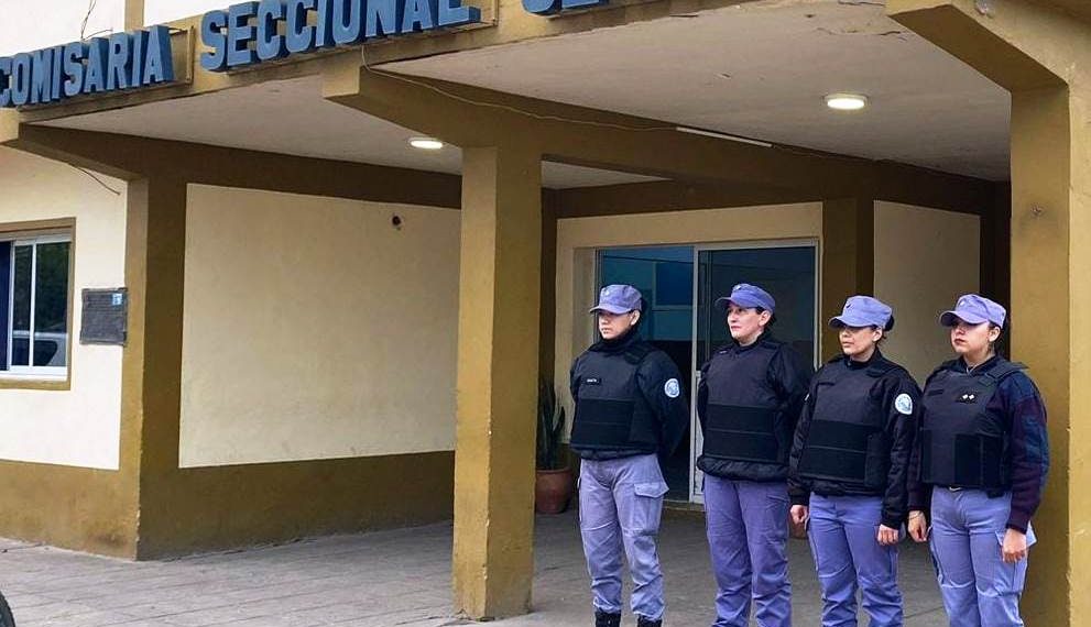 Un hombre prendió fuego un colchón e intentó arrojar a su pareja a las llamas