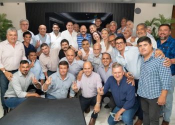 El gobernador Insfrán recibió en Casa de Gobierno a intendentes y presidentes de comisiones de fomento