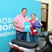 Jofré entregó motocicleta a la ganadora del sorteo de la carrera de mozos y camareras