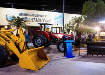 En medio del conflicto con la provincia, Basualdo anunció aumento del 45% a municipales