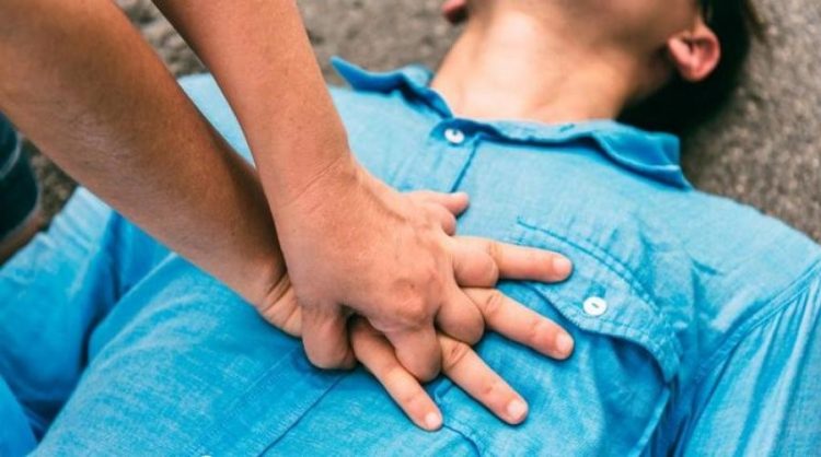 Enfermera que estaba en una quinta de barrio Obrero, salvó a un niño de morir ahogado