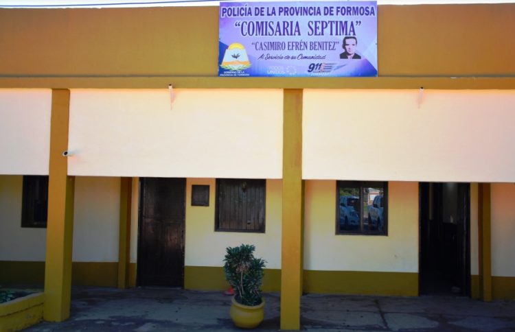 Violento ladrón apuñaló varias veces a joven de 23 años para robarle el teléfono celular