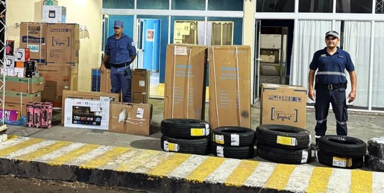 Secuestraron cubiertas y electrodomésticos de contrabando valuados en más de 6 millones de pesos