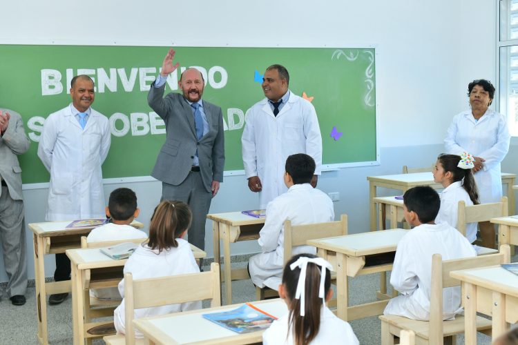 Insfrán inauguró el ciclo lectivo 2025 y la obra educativa número 1507 en lo que va de su gestión