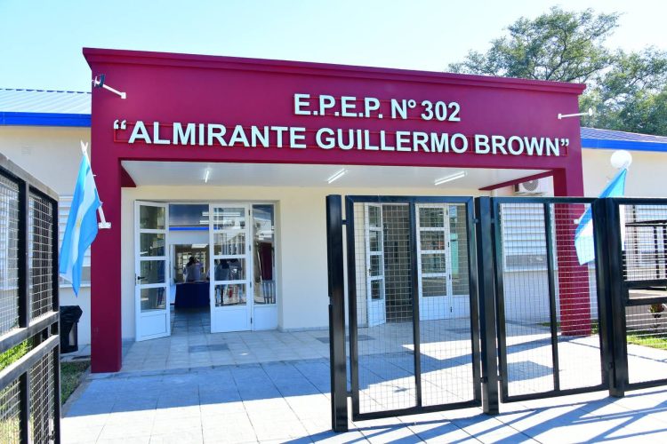 Insfrán inauguró en Clorinda una escuela secundaria, un jardín de infantes y playón deportivo