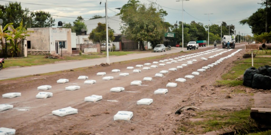 Activan un ambicioso plan de obras para dotar de ripio a 250 cuadras en El Colorado
